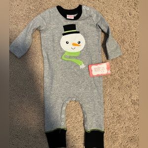 NWT Ric Rac and Ruffles Snowman Pajamas